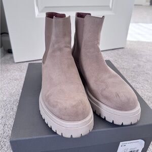 Aquatalia Olessa Waterproof Suede Chelsea Boot Beige/Tan Sz 8